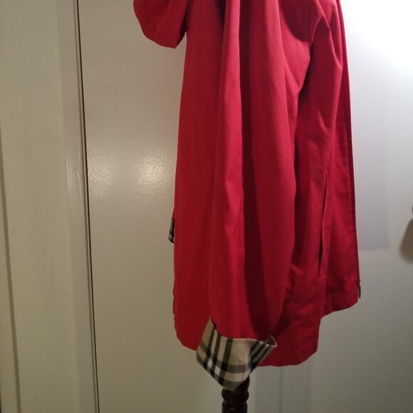 Burberry Coat with removable hood. Size M - Picture 16 of 16